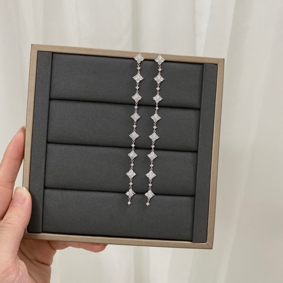 APM Monaco Elegant Diamond Earrings
